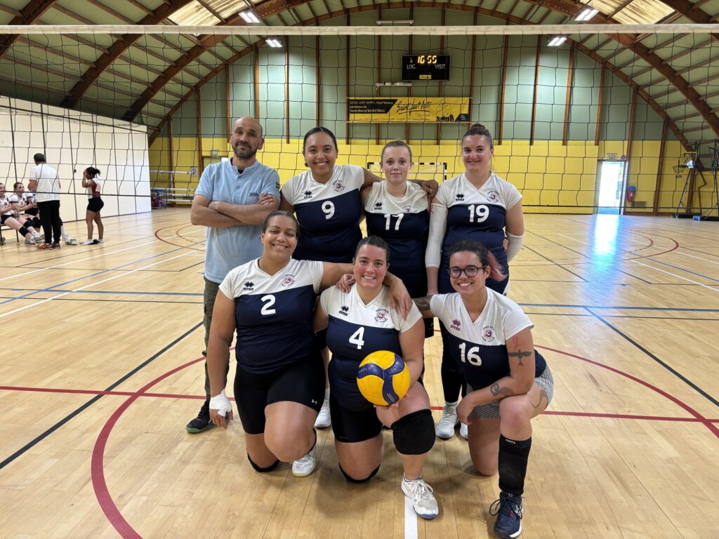 L’équipe de Départementale féminine de l’EVVSM après sa victoire contre l’Arche Volley Ball 2